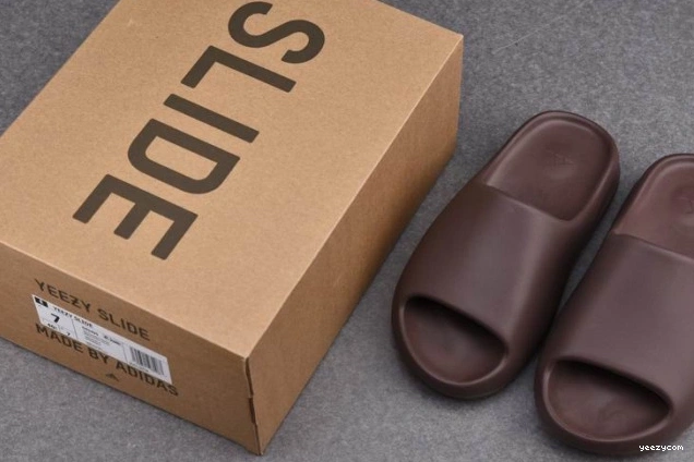 Yeezy Slide Soot Adidas G55495 0930